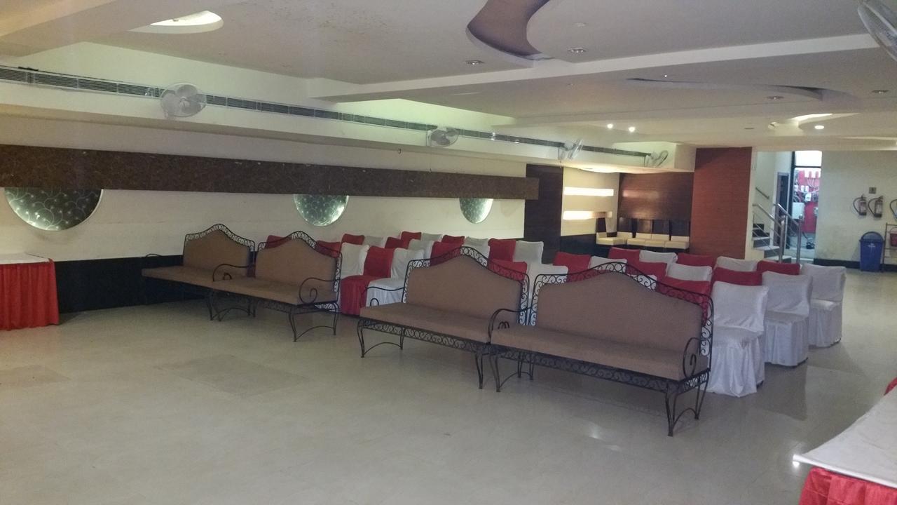 Hotel 9Th Planet Thānesar Buitenkant foto