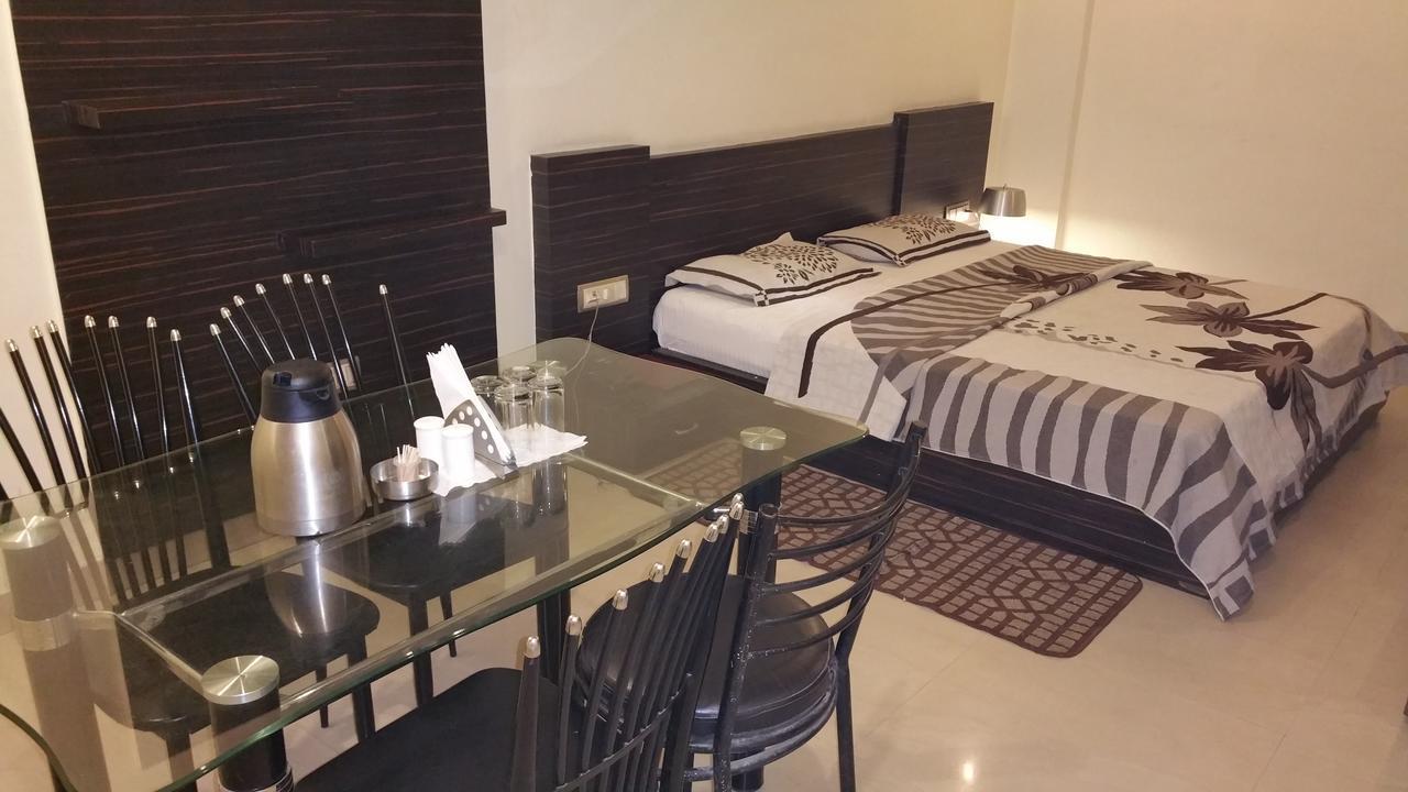 Hotel 9Th Planet Thānesar Buitenkant foto